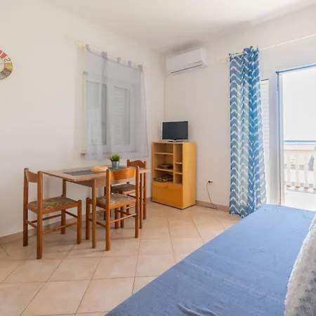 Apartament By The Sea Mandre, Pag - 205 *