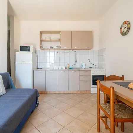 By The Sea Mandre, Pag - 205