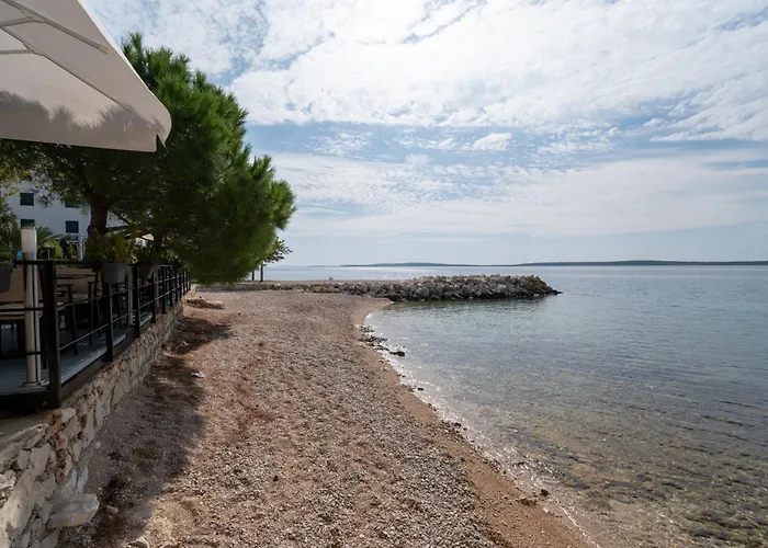By The Sea Mandre, Pag - 205 Колан