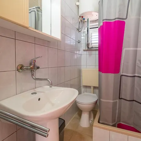 Apartment By The Sea Mandre, Pag - 205 *