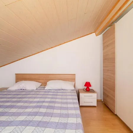 By The Sea Mandre, Pag - 205 Apartment Kolan