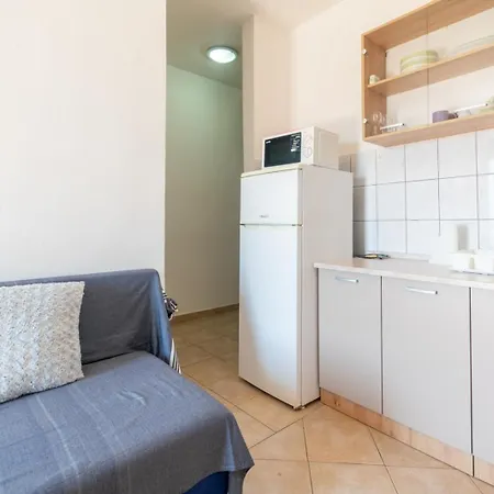 Apartment By The Sea Mandre, Pag - 205 *